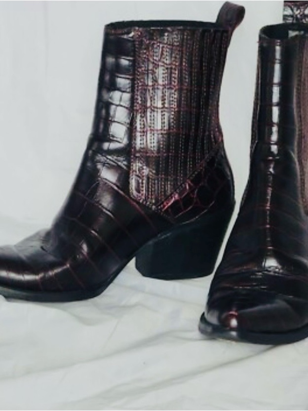 Zara Women’s Pointed Chelsea Ankle Boots in Burgundy Croc-Embossed Leather - Picture 6 of 7